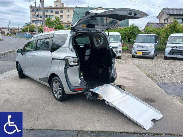 福祉車両 スローパー ニールダウン 電動固定式 他有 ナビTV ETC BT Bカメラ 前後ド...