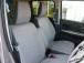 外見からは想像もつかないほど広い車内空間です。ゆったりと座れます。運転席にはシートリフターが付...