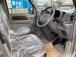 運転席は足元広々です。リラックスして運転できますね。